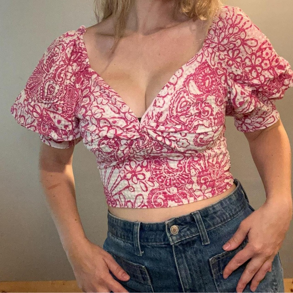 Anthropologie Maeve pink and white feminine floral soft girl crop top